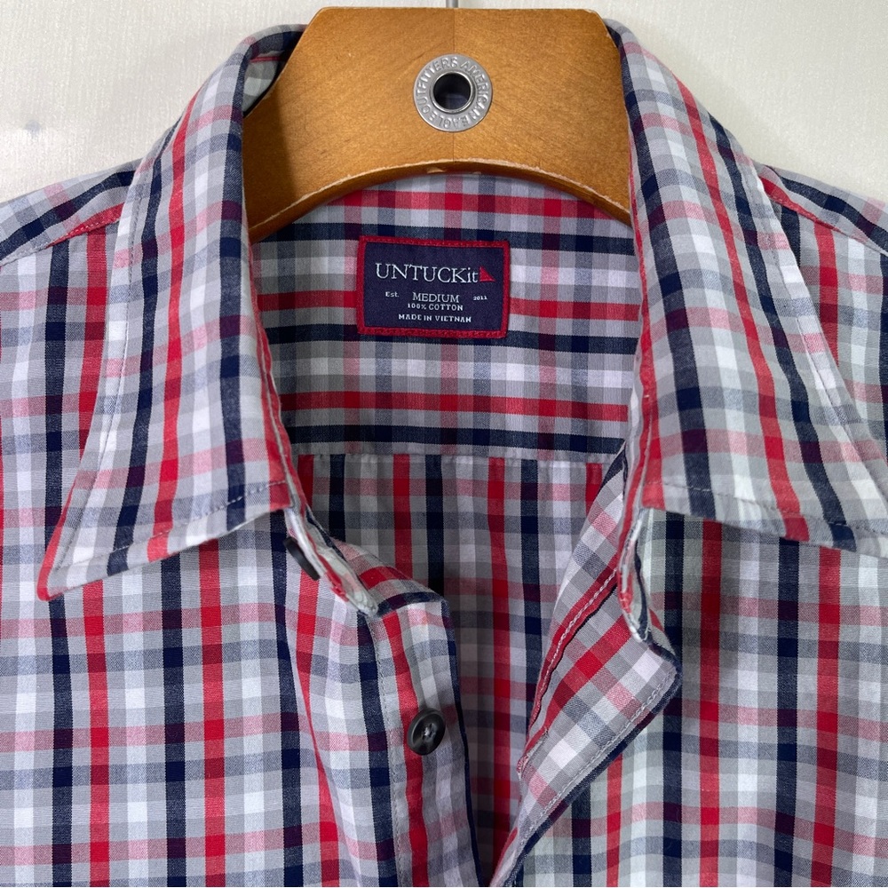 UNTUCKit Regular Fit Red White Blue Plaid Long Sleeve Button Down Shirt Size M